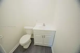 4803 NW 9th Dr, Plantation, FL 33317 - Photo 14