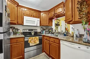 8145 NW 7th St, Miami, FL 33126 - Photo 26