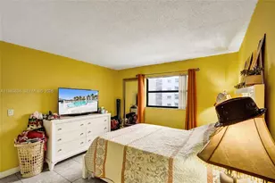 8145 NW 7th St, Miami, FL 33126 - Photo 16