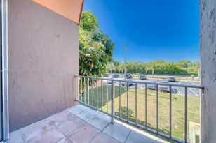 9459 SW 76th St, Miami, FL 33173 - Photo 4
