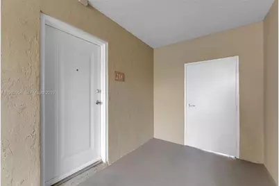 7722 Camino Real #E-218, Miami, FL 33143 - Photo 2