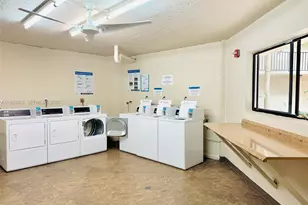 8075 SW 107th Ave, Miami, FL 33173 - Photo 16