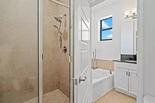 659 NE 191st St, Miami, FL 33179 - Photo 16