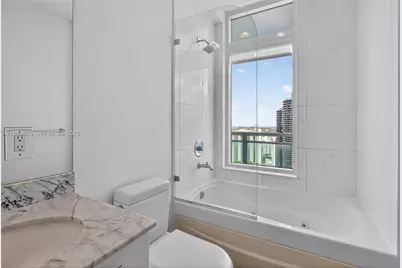 950 Brickell Bay Dr #4100, Miami, FL 33131 - Photo 28