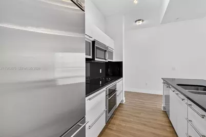 950 Brickell Bay Dr #4100, Miami, FL 33131 - Photo 8