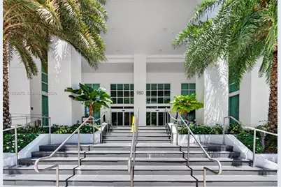 950 Brickell Bay Dr #4100, Miami, FL 33131 - Photo 2