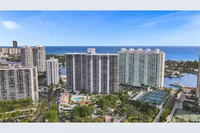 20281 E Country Club Dr #608, Aventura, FL 33180 - Photo 2