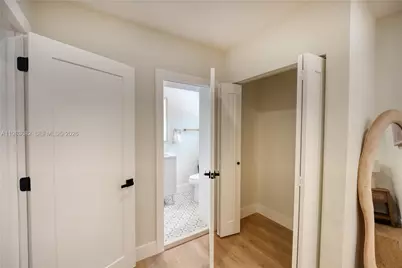 654 NW 45th St, Oakland Park, FL 33309 - Photo 16