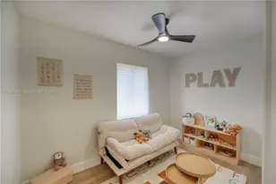 654 NW 45th St, Oakland Park, FL 33309 - Photo 22