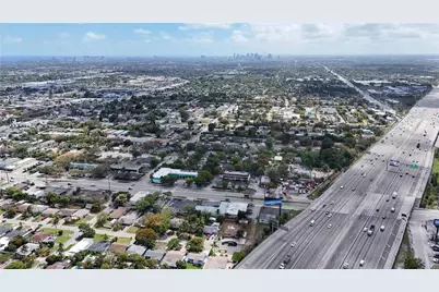 654 NW 45th St, Oakland Park, FL 33309 - Photo 36