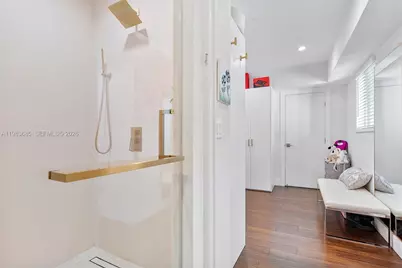 11377 W Biscayne Canal Rd, Miami, FL 33161 - Photo 32