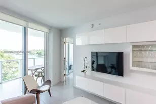 9821 E Bay Harbor Dr, Bay Harbor Islands, FL 33154 - Photo 12