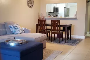 9520 Seagrape Dr, Davie, FL 33324 - Photo 6