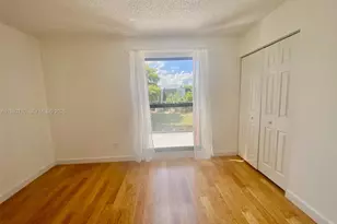 8975 Palm Tree Ln, Pembroke Pines, FL 33024 - Photo 8