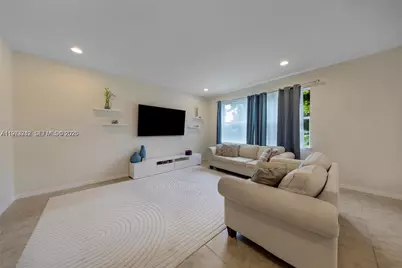 932 Banyan Dr, Hollywood, FL 33021 - Photo 6