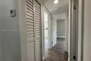 529 SW 4th St, Miami, FL 33130 - Photo 12