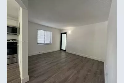 529 SW 4th St #305, Miami, FL 33130 - Photo 6