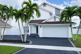 1001 SW 98th Ave, Pembroke Pines, FL 33025 - Photo 1
