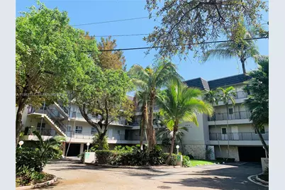 6815 Edgewater Dr #105, Coral Gables, FL 33133 - Photo 1