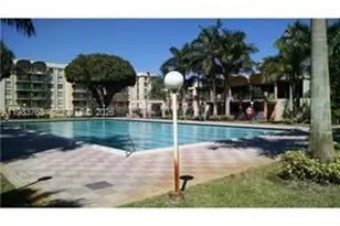 9320 Fontainebleau Blvd, Miami, FL 33172 - Photo 10