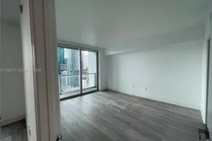 55 SE 6th St, Miami, FL 33131 - Photo 16