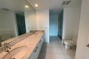 55 SE 6th St, Miami, FL 33131 - Photo 18