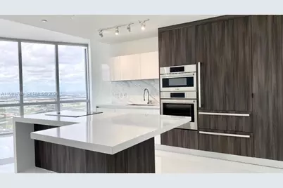 851 NE 1st Ave #2504, Miami, FL 33132 - Photo 2