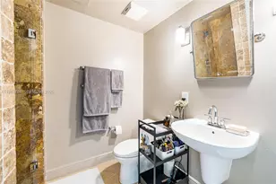 690 SW 1st Ct, Miami, FL 33130 - Photo 14