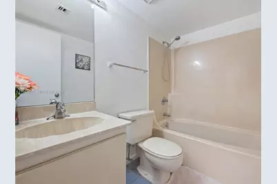 9445 NW 42nd St, Sunrise, FL 33351 - Photo 14