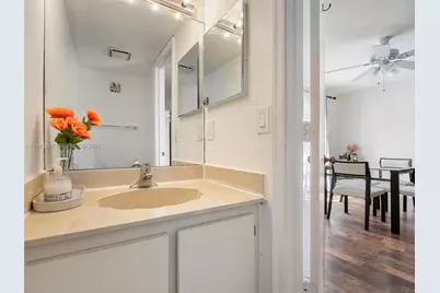 9445 NW 42nd St, Sunrise, FL 33351 - Photo 8