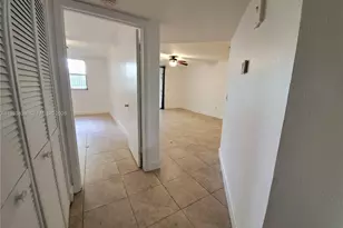 8235 Lake Dr, Doral, FL 33166 - Photo 14