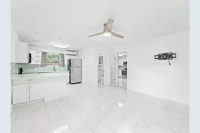 1432 NE 5th Ave #2, Fort Lauderdale, FL 33304 - Photo 2