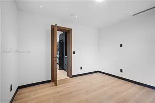 20020 NE 21st Ct, Miami, FL 33179 - Photo 70