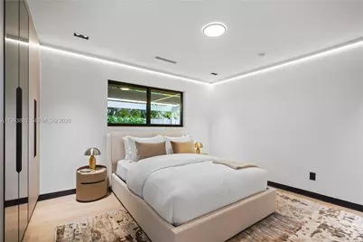 20020 NE 21st Ct, Miami, FL 33179 - Photo 38