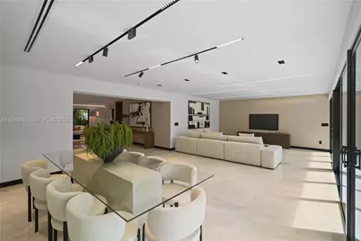 20020 NE 21st Ct, Miami, FL 33179 - Photo 12