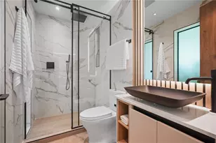 20020 NE 21st Ct, Miami, FL 33179 - Photo 28