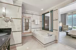 4391 Collins Ave, Miami Beach, FL 33140 - Photo 20