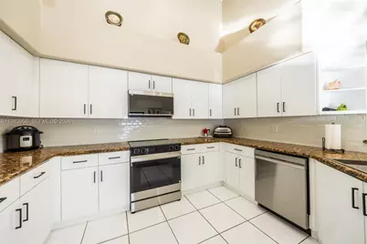 930 NW 197th Ave, Pembroke Pines, FL 33029 - Photo 12