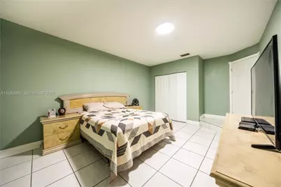 930 NW 197th Ave, Pembroke Pines, FL 33029 - Photo 30