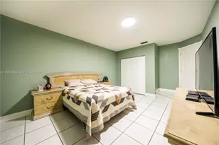 930 NW 197th Ave, Pembroke Pines, FL 33029 - Photo 30