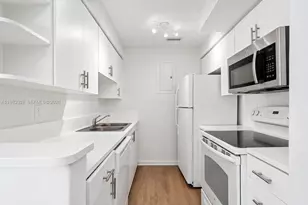 1185 Marseille Dr, Miami Beach, FL 33141 - Photo 12