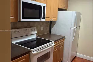 7165 NW 186th St, Hialeah, FL 33015 - Photo 22