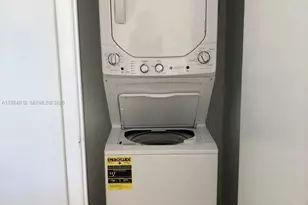 1900 N Bayshore Dr, Miami, FL 33132 - Photo 20