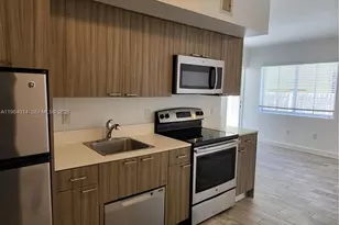 557 Michigan Ave, Miami Beach, FL 33139 - Photo 12