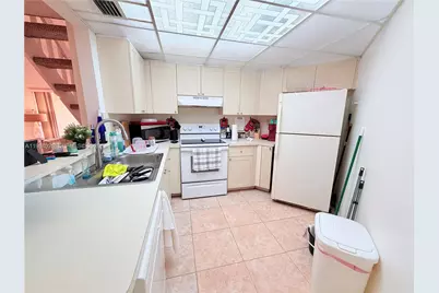 10233 NW 9 St #206-1, Miami, FL 33172 - Photo 2