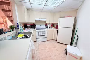 10233 NW 9 St, Miami, FL 33172 - Photo 2