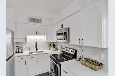 3603 Townhouse Ct, West Palm Beach, FL 33407 - Photo 10