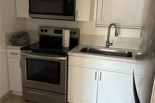 7450 Miami Lakes Dr, Miami Lakes, FL 33014 - Photo 14