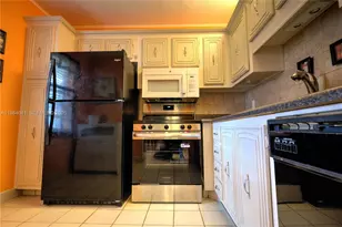 2841 Somerset Dr, Lauderdale Lakes, FL 33311 - Photo 4