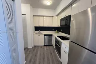 810 7th St, Miami Beach, FL 33139 - Photo 2